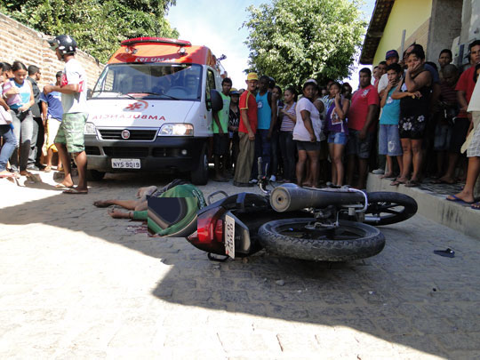 motoqueiro-morto-acidente-brumado-noticias-26